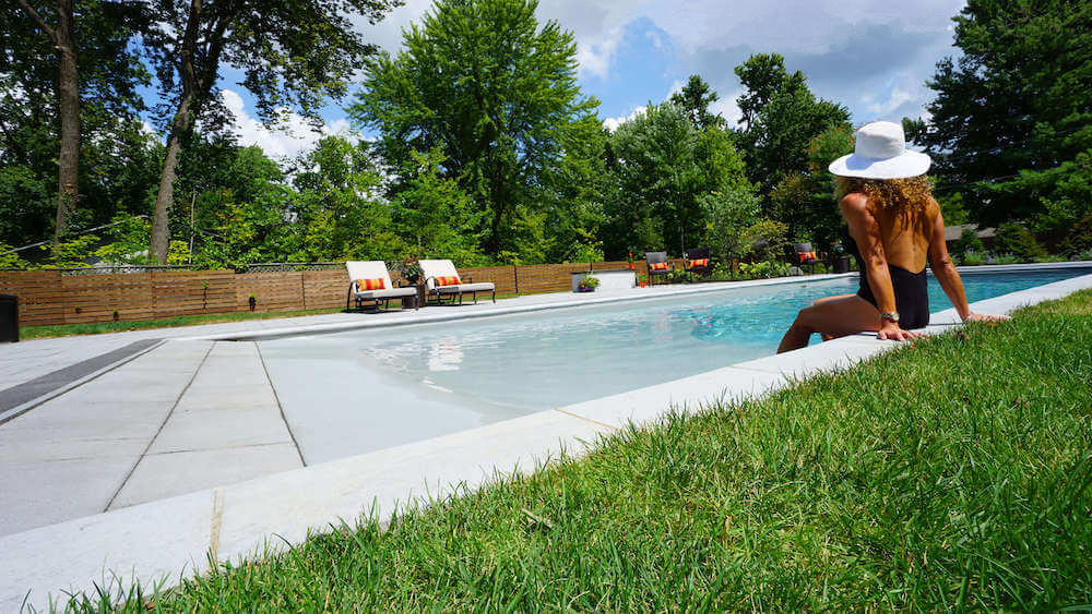 Fiberglass swimming pools for Texas homeowners